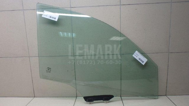 Стекло двери передней правой
