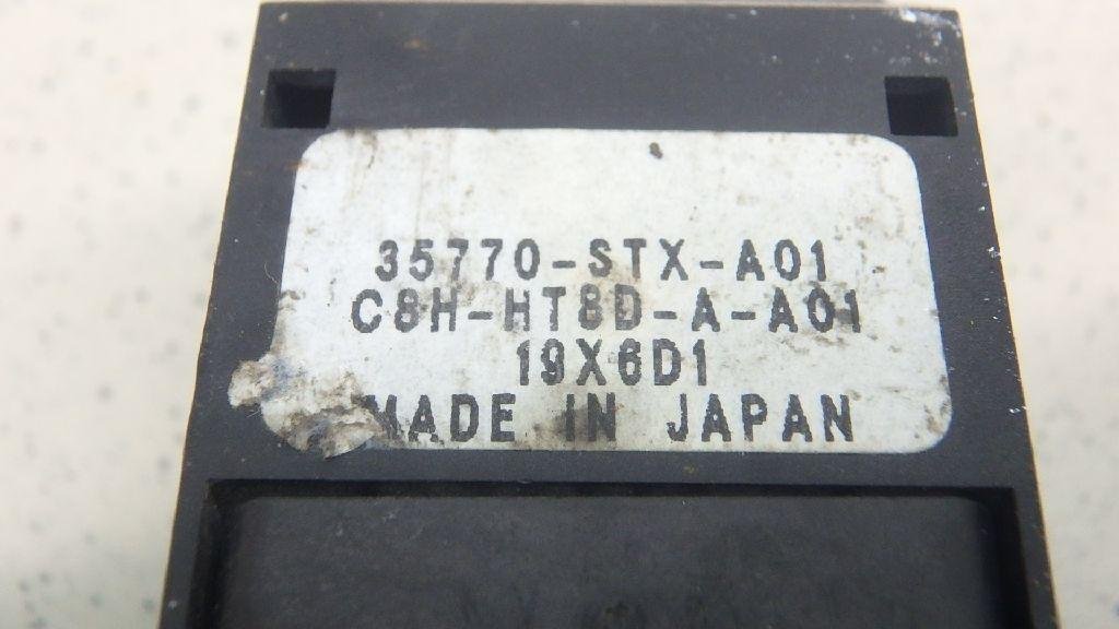 Кнопка стеклоподъемника