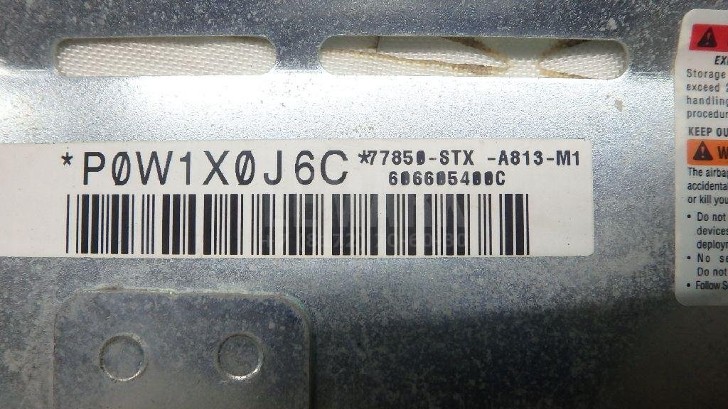 Подушка безопасности пассажирская (в торпедо)