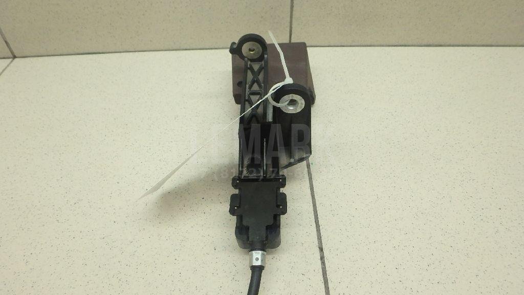 Рычаг стояночного тормоза