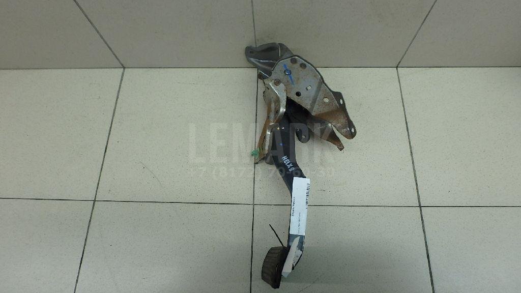 Педаль тормоза