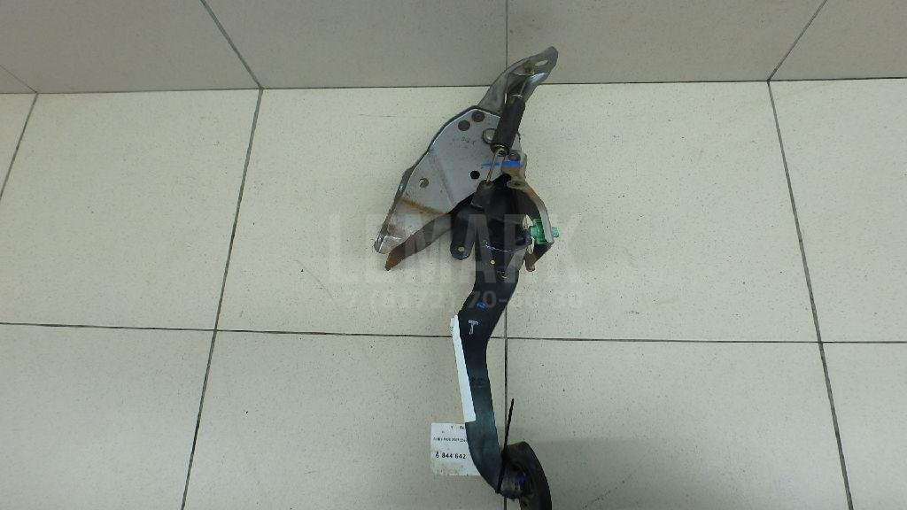 Педаль тормоза