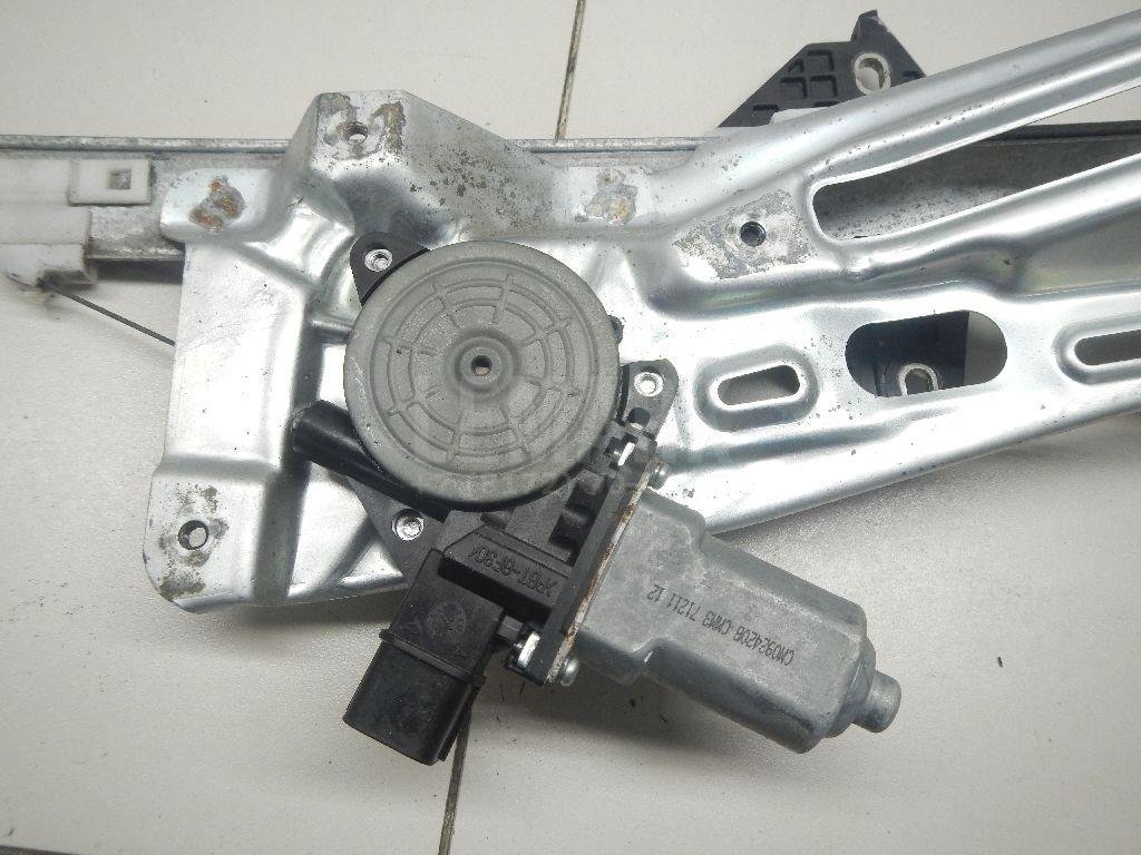 Стеклоподъемник электр. передний правый