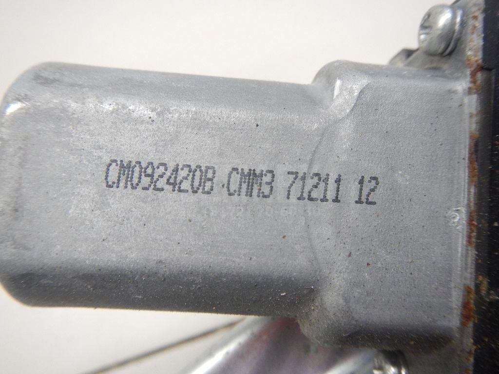 Стеклоподъемник электр. передний правый