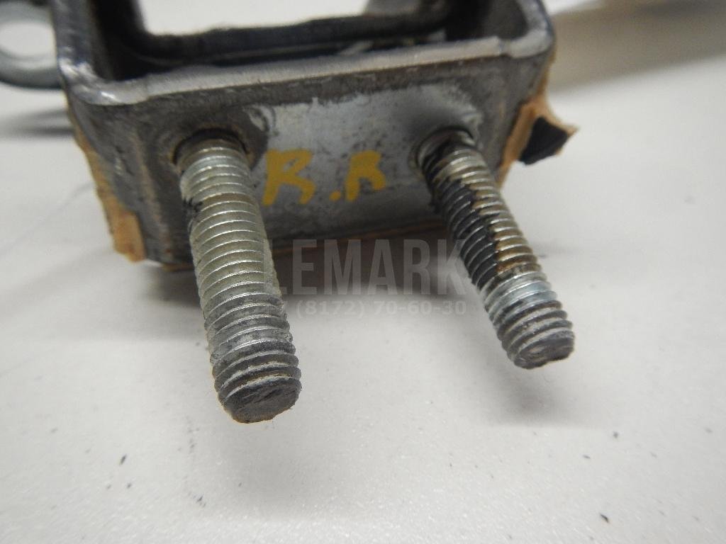 Петля двери багажника