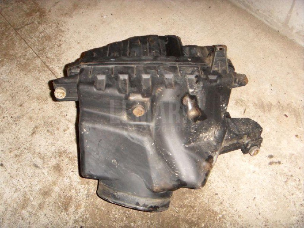 Корпус воздушного фильтра для  Audi 100/200 [44] 1983-1991