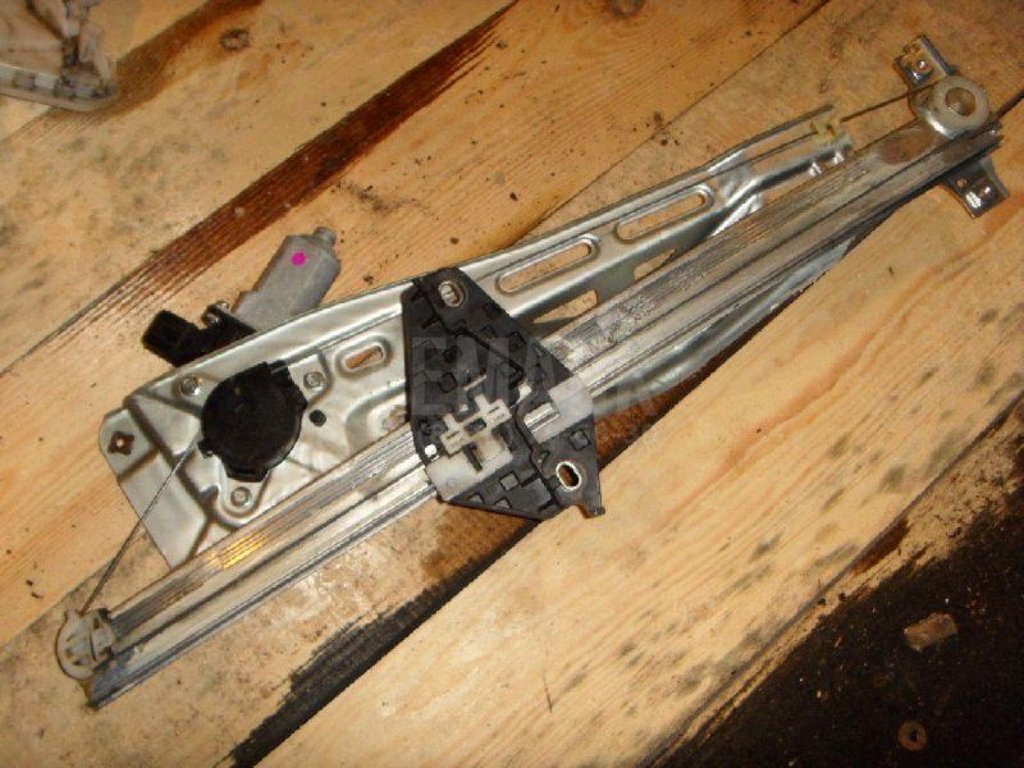 Стеклоподъемник электр. передний правый