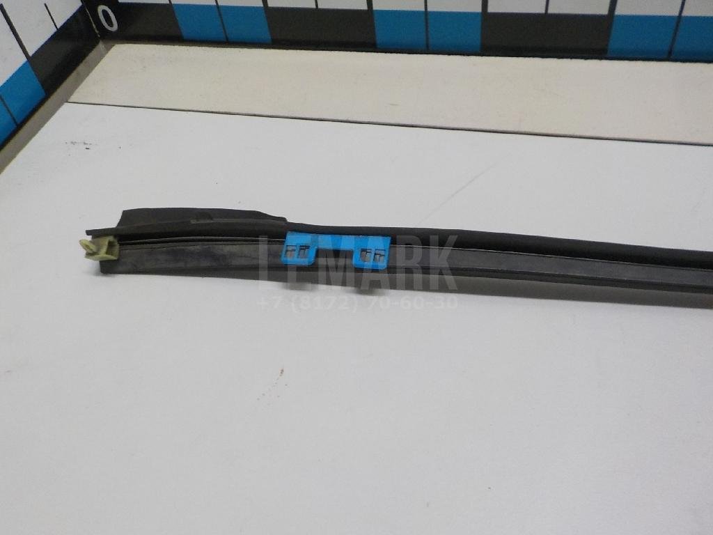 Молдинг лобового стекла