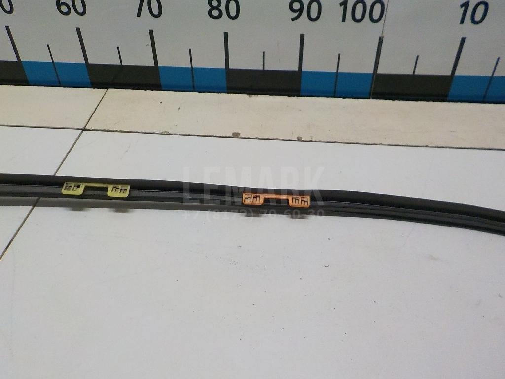 Молдинг лобового стекла