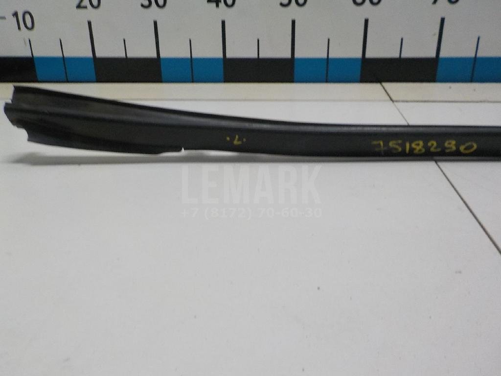 Молдинг лобового стекла