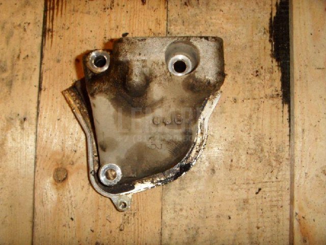 Кронштейн двигателя правый