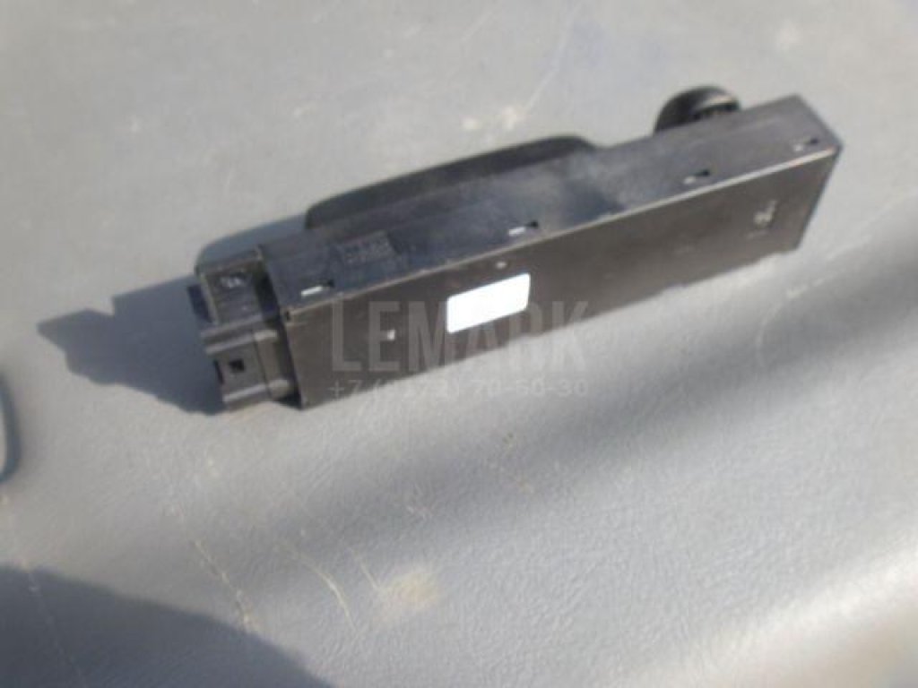 Кнопка регулировки сиденья