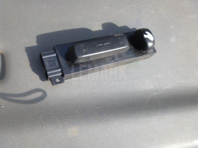 Кнопка регулировки сиденья