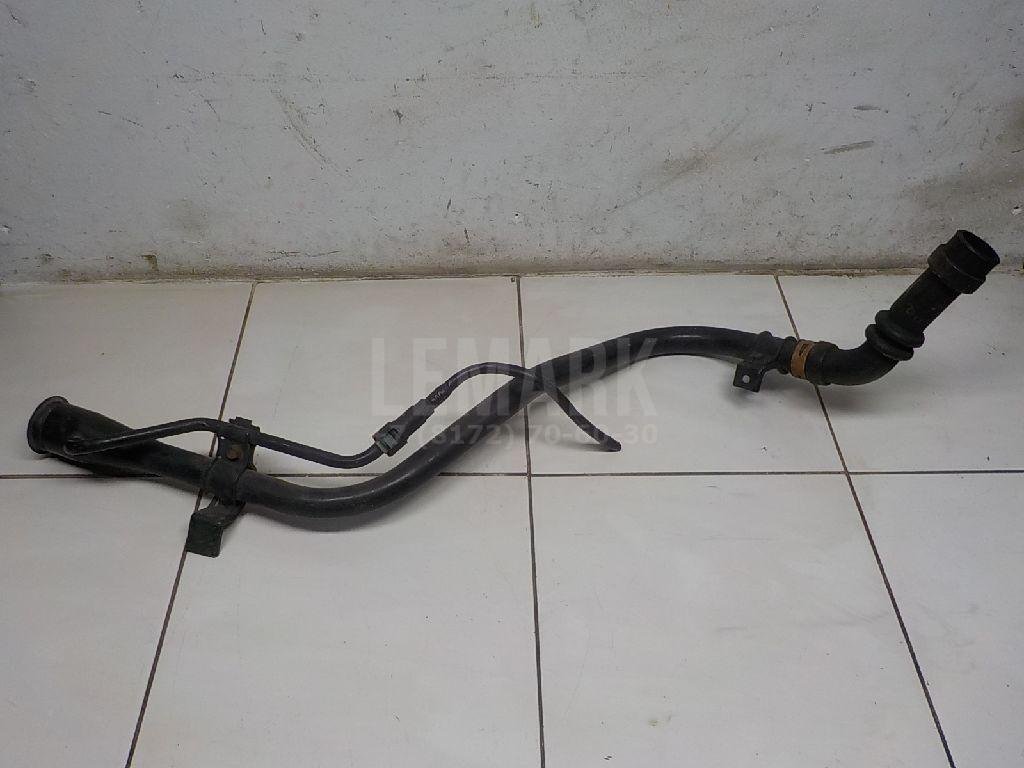 Горловина топливного бака