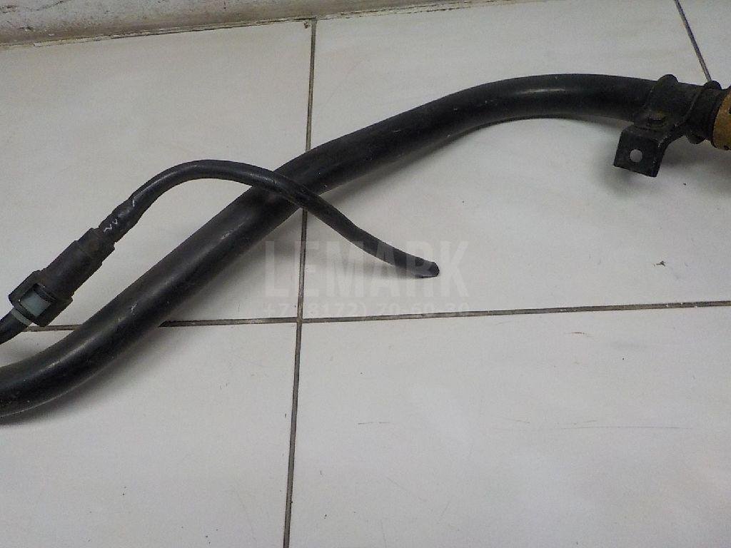 Горловина топливного бака