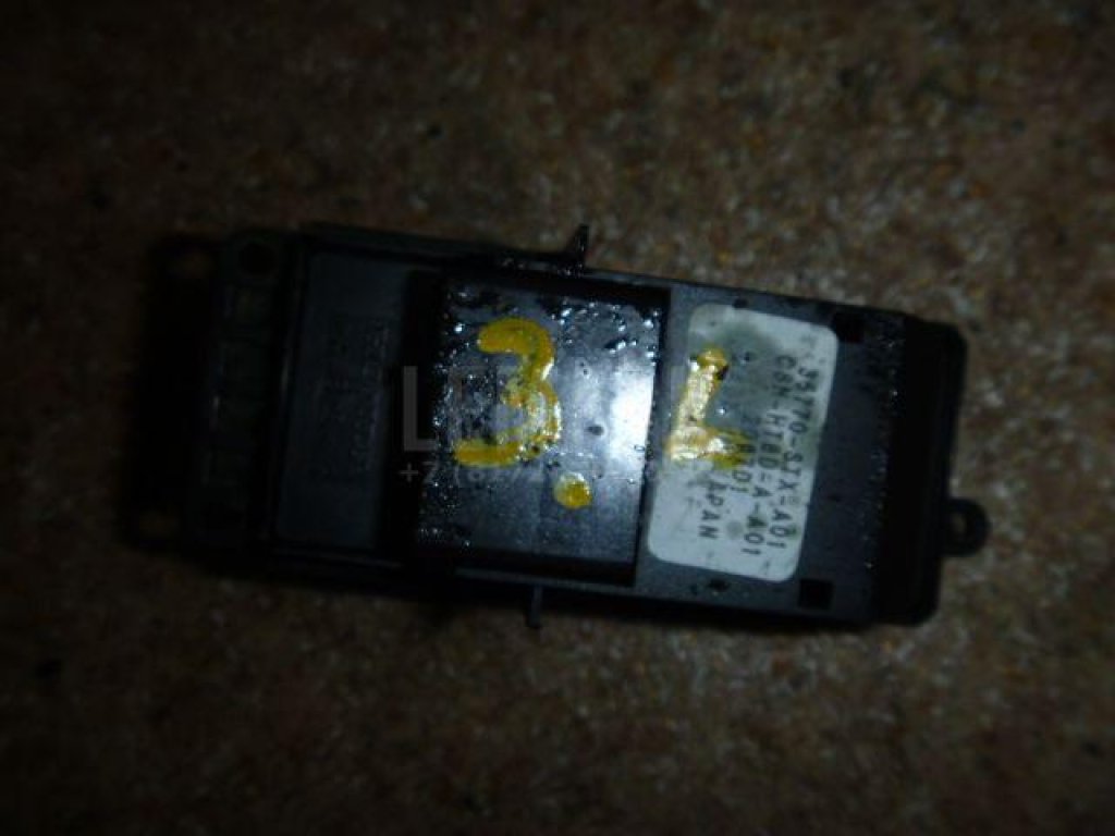 Кнопка стеклоподъемника