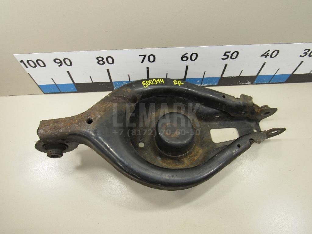 Рычаг задний поперечный правый