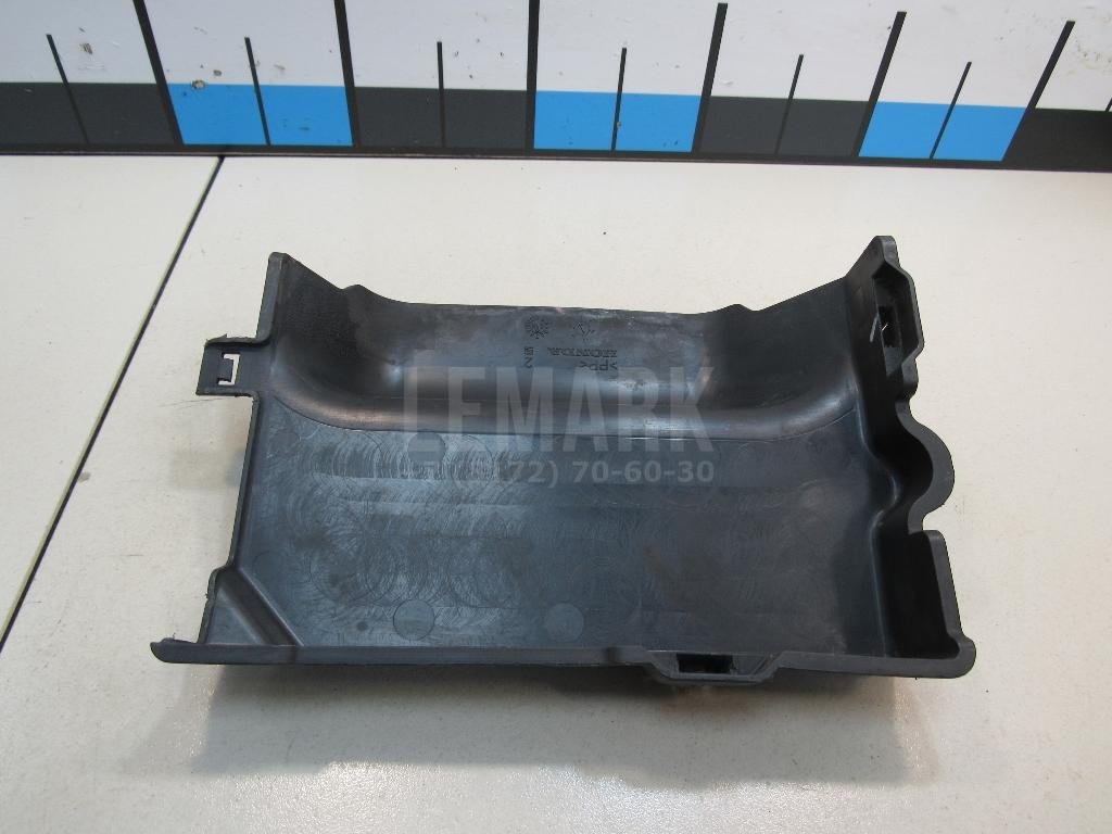 Крышка блока управления двигателем