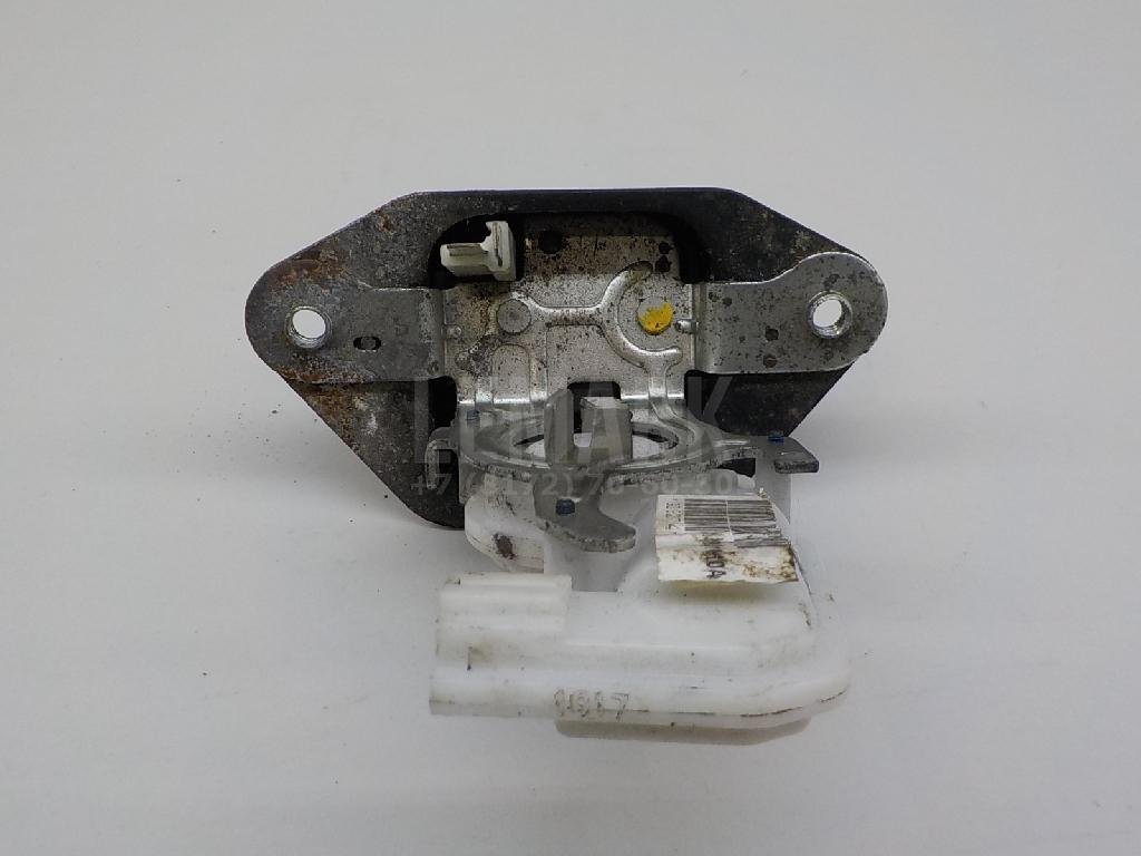 Замок багажника