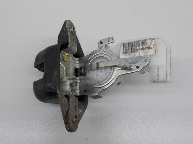 Замок багажника