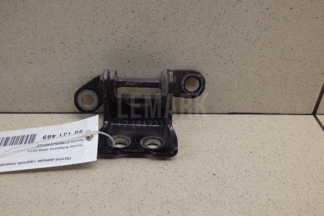 Петля двери задней левой верхняя