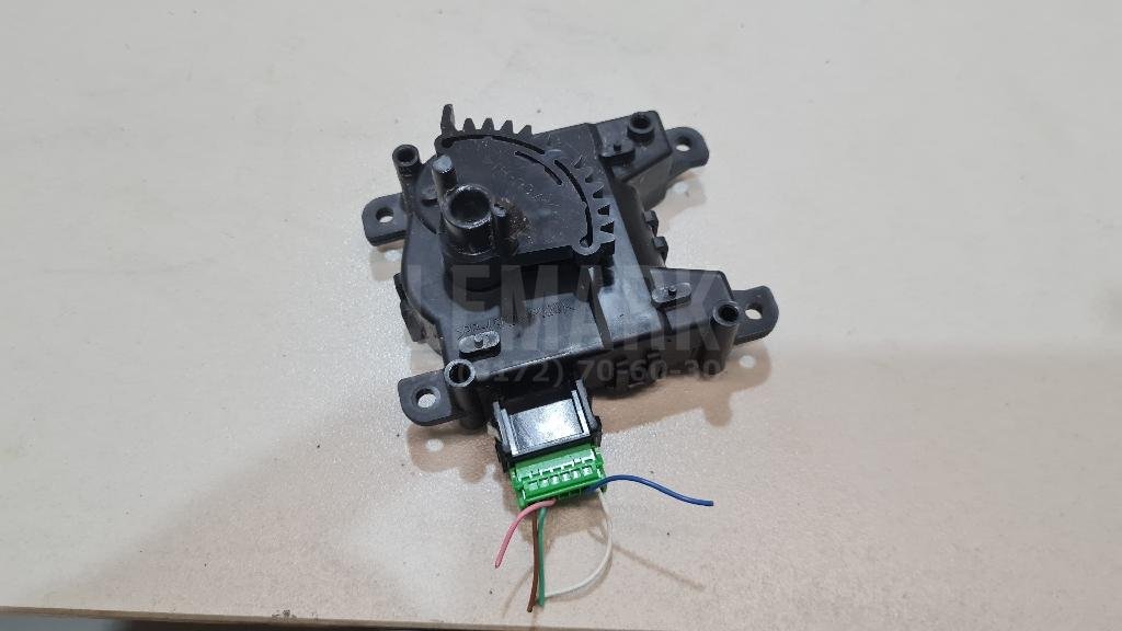 Моторчик заслонки отопителя