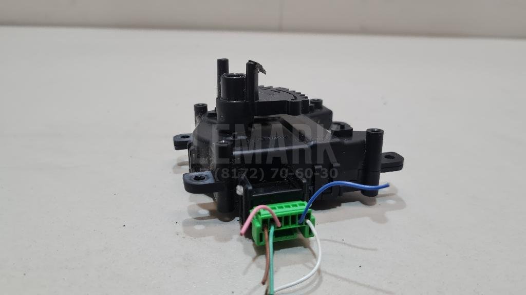 Моторчик заслонки отопителя