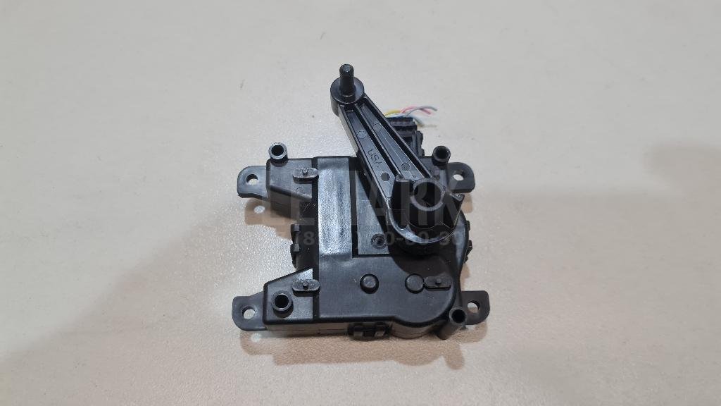 Моторчик заслонки отопителя