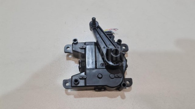 Моторчик заслонки отопителя