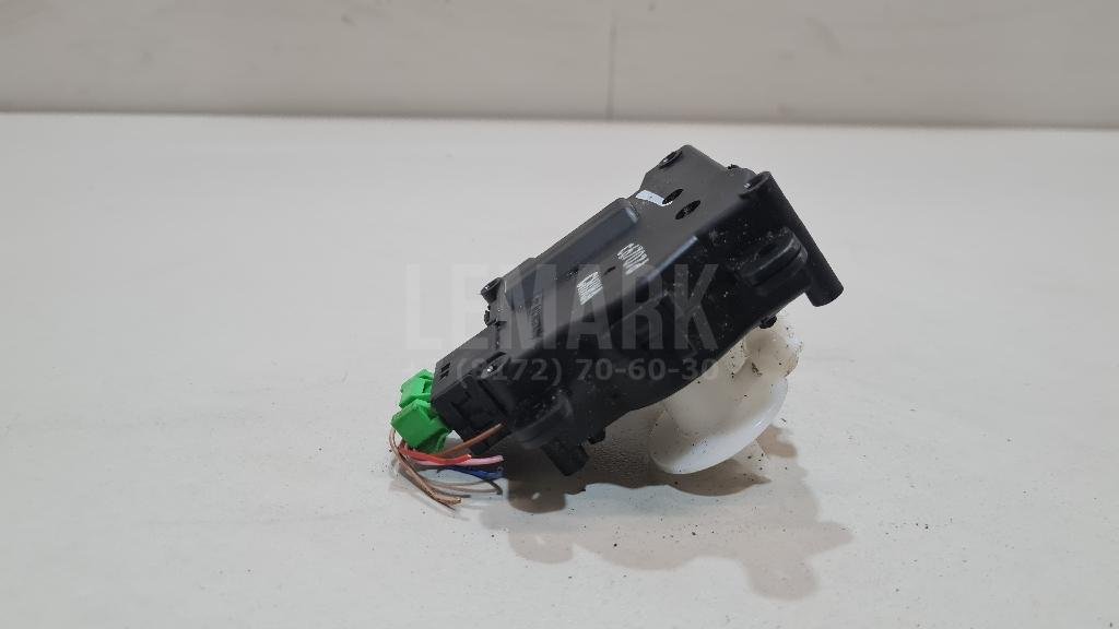 Моторчик заслонки отопителя