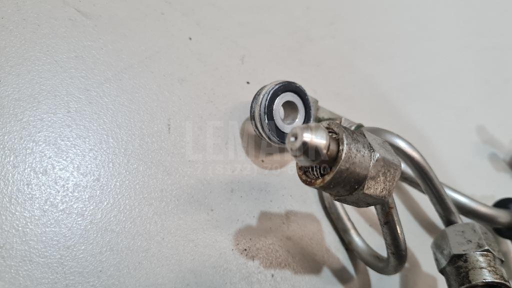 Трубка топливная