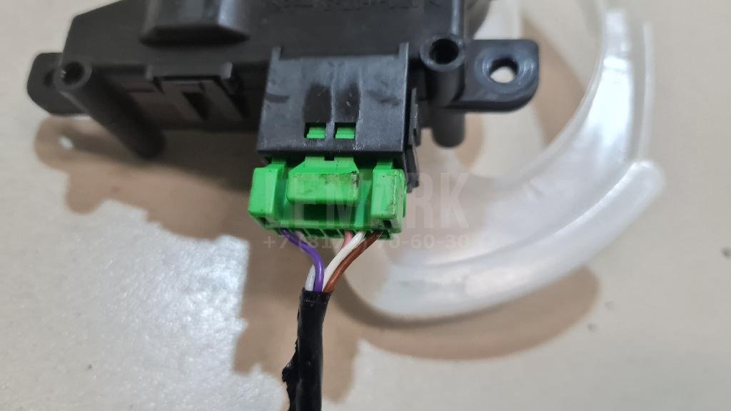 Моторчик заслонки отопителя