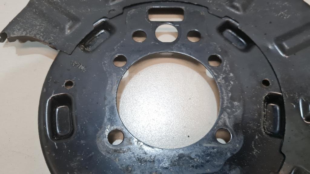 Щит опорный задний правый