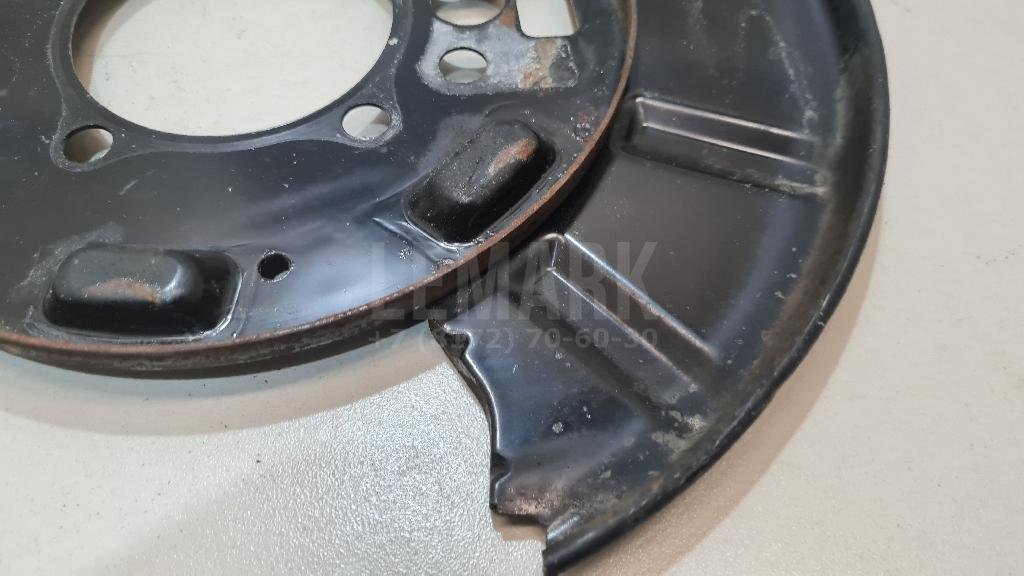 Щит опорный задний правый