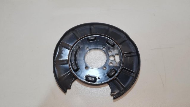 Щит опорный задний правый