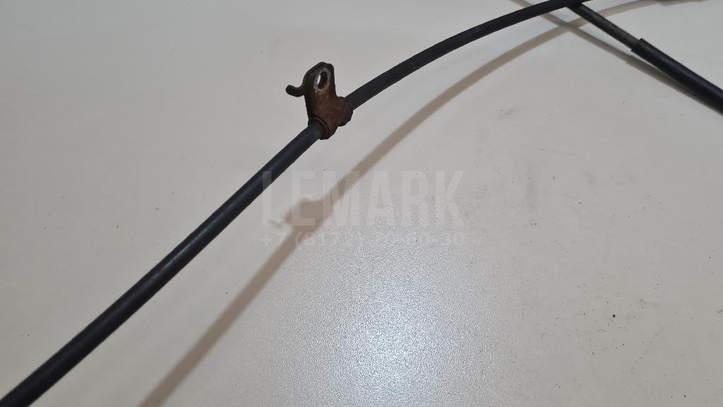 Трос стояночного тормоза правый