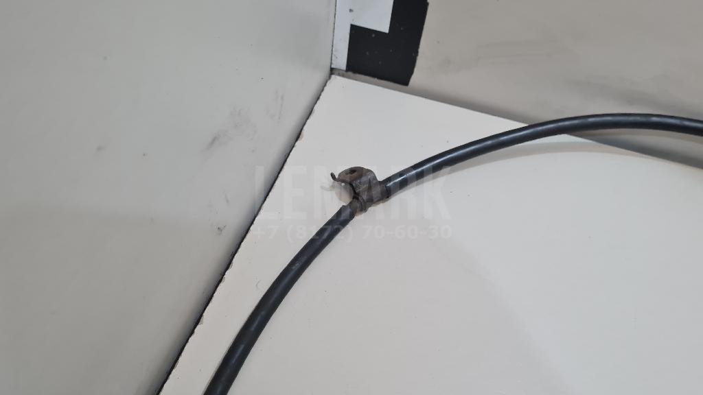 Трос стояночного тормоза правый