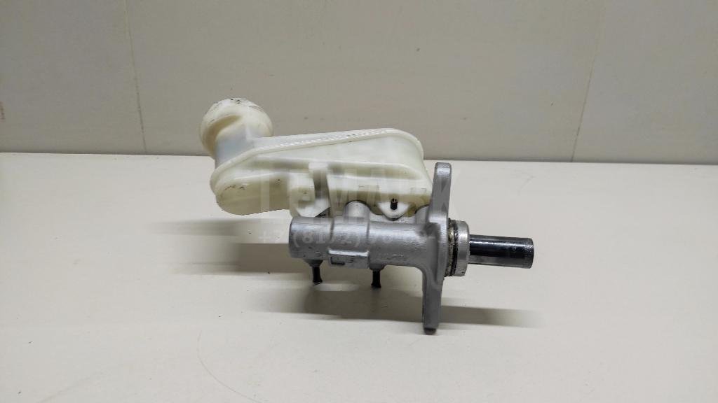 Цилиндр тормозной главный