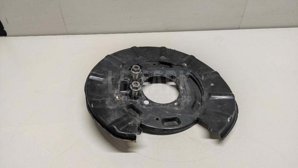 Щит опорный задний правый