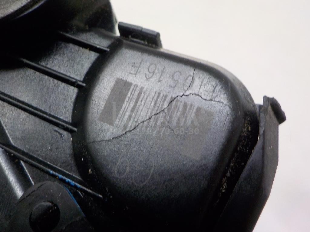 Замок двери передней левой