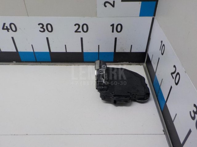 Замок двери задней правой