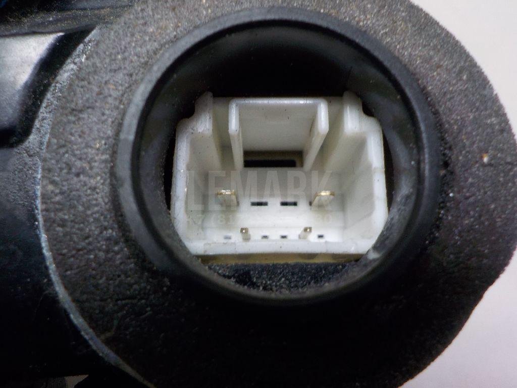 Замок двери задней левой