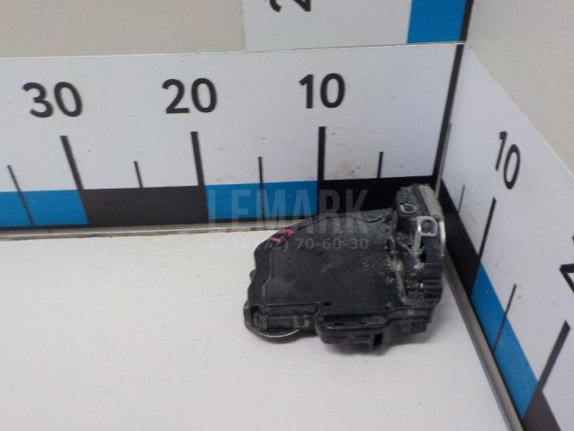 Замок двери задней левой