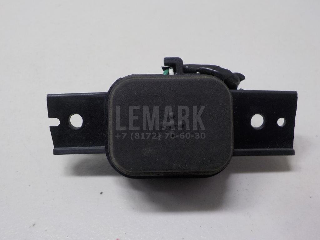 Кнопка закрывания багажника