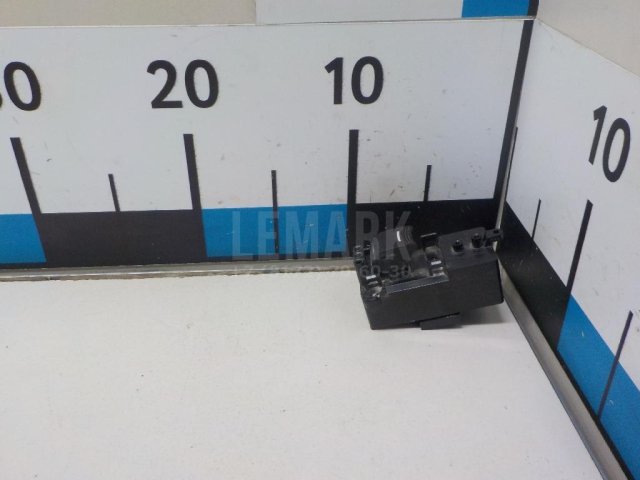 Кнопка стеклоподъемника