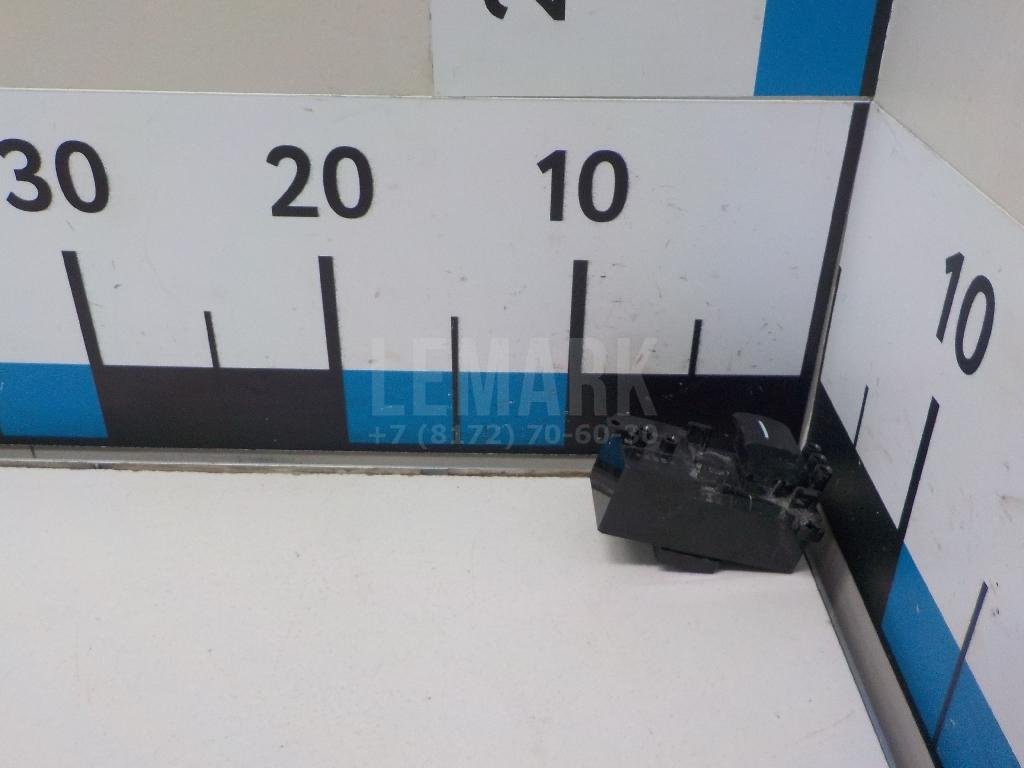 Кнопка стеклоподъемника