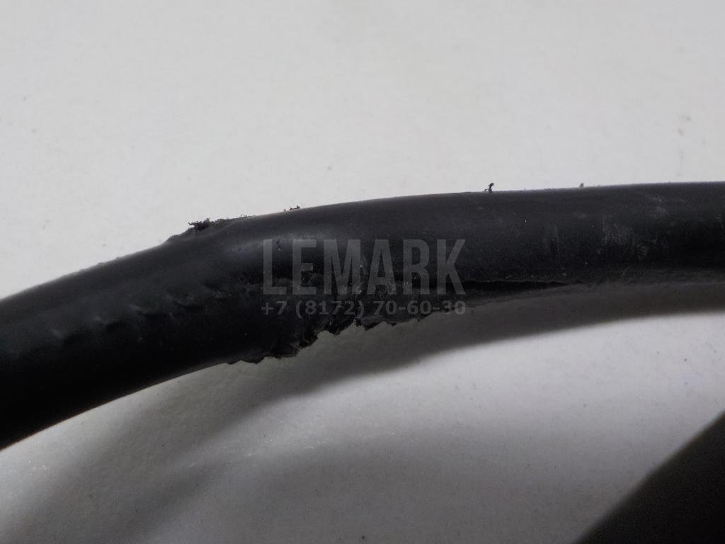 Трос стояночного тормоза правый