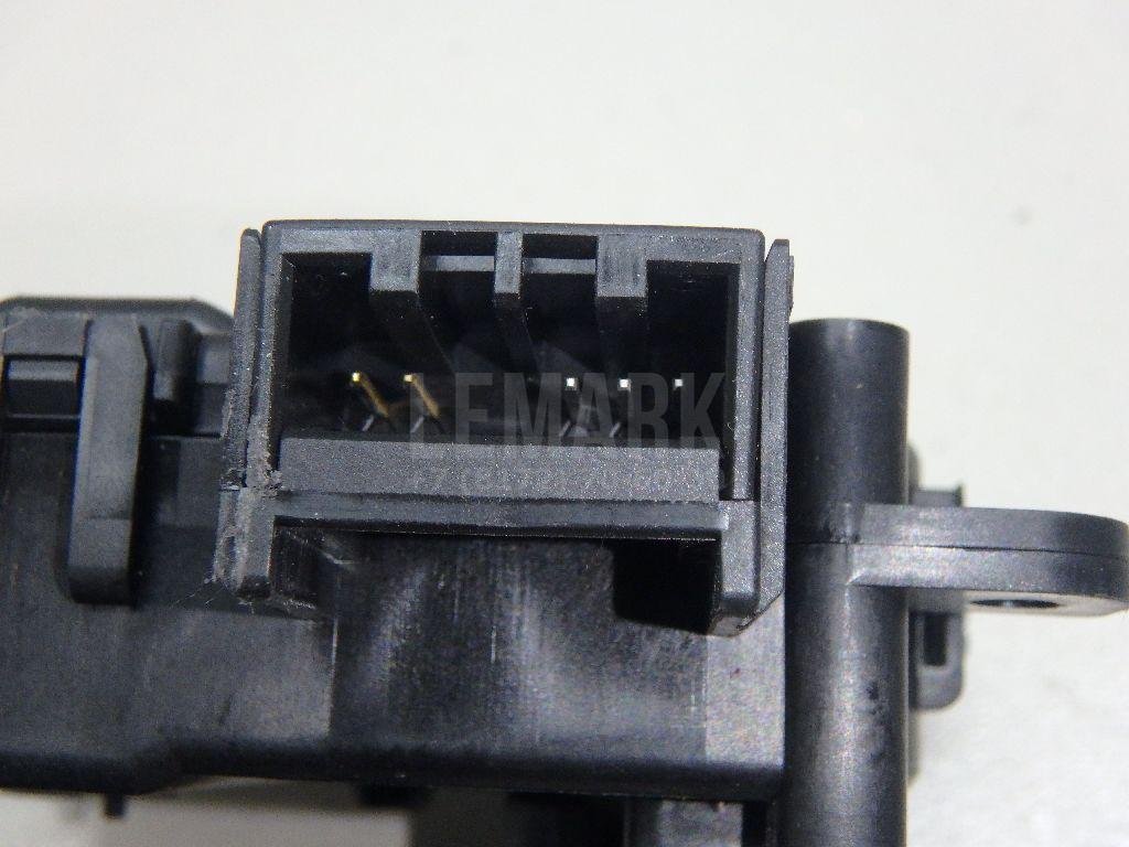 Моторчик заслонки отопителя