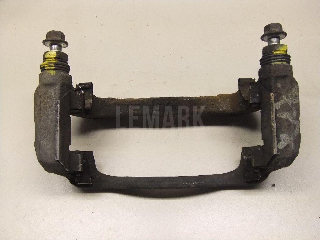 Скоба суппорта переднего для  Audi A4 [B7] 2005-2007