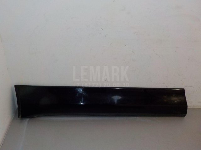 Накладка двери передней левой